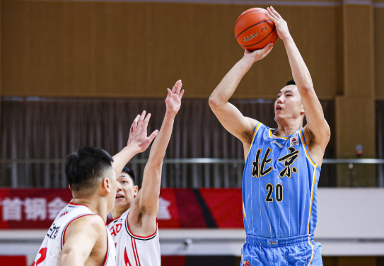 CBA-北京78-75送青岛5连败 汉密尔顿23+12+4 翟晓川13分