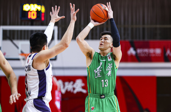 CBA-辽宁99-91赛季横扫广州 郭少继伟合砍47分陈盈骏20+6+7