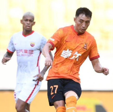 中超-上海海港0-0战平武汉 贺惯破门无效赵宏略中柱